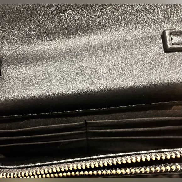 Bebe Black Chevron Quilted Crossbody Bag - Picture 4 of 4